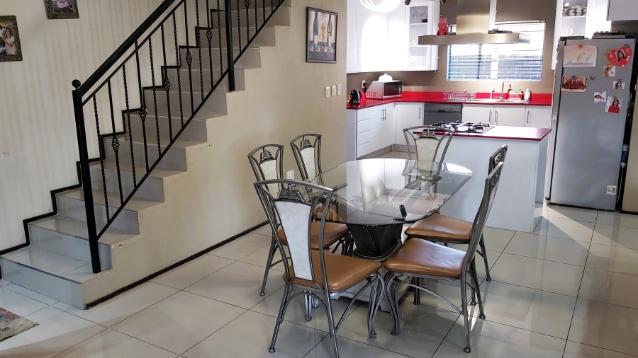 3 Bedroom Property for Sale in Broadacres Gauteng