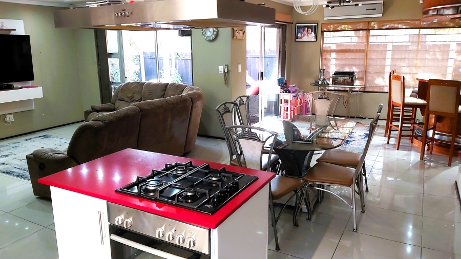 3 Bedroom Property for Sale in Broadacres Gauteng