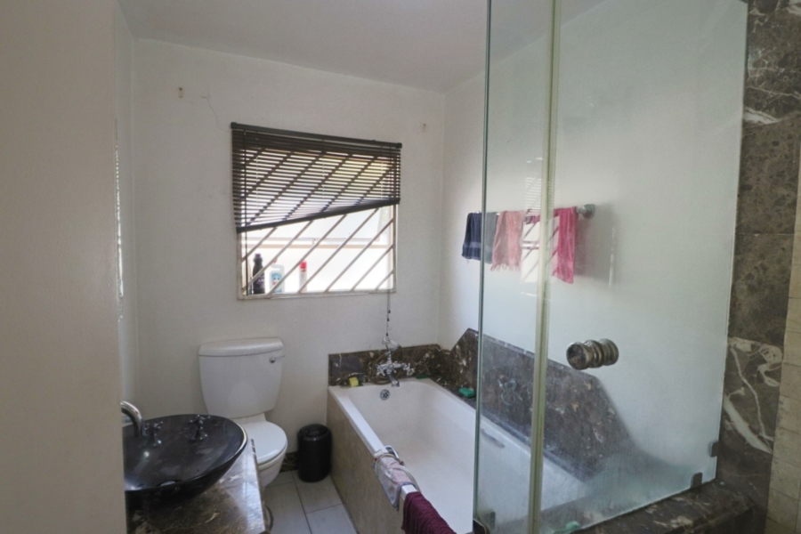 2 Bedroom Property for Sale in Bryanston Gauteng