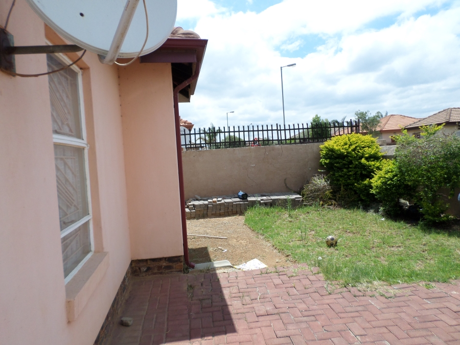 2 Bedroom Property for Sale in Kirkney Gauteng