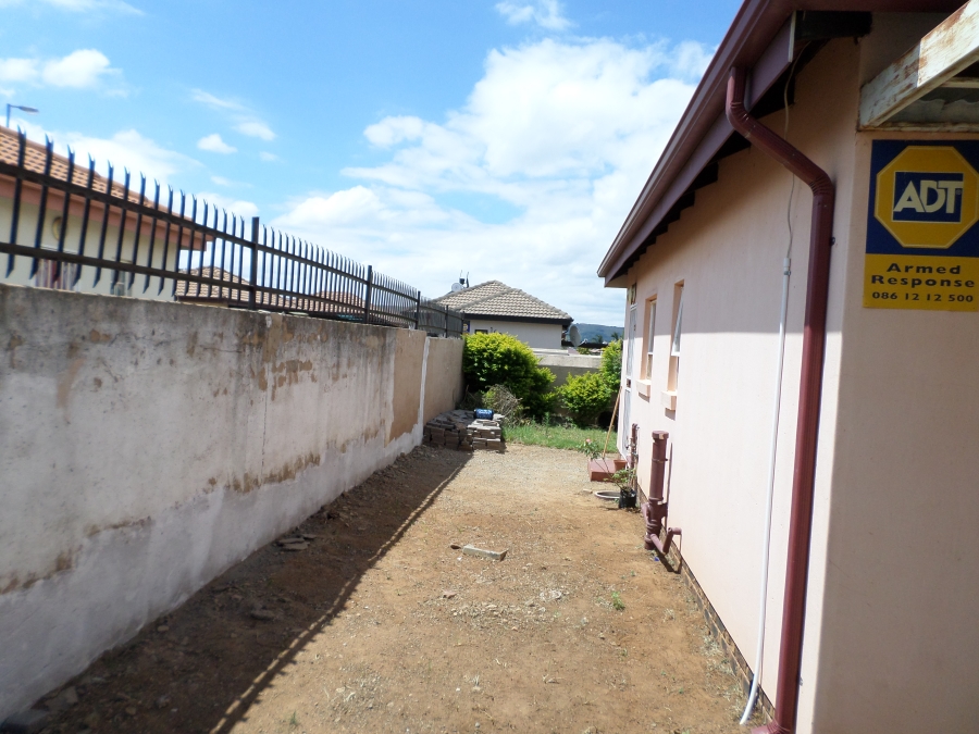 2 Bedroom Property for Sale in Kirkney Gauteng