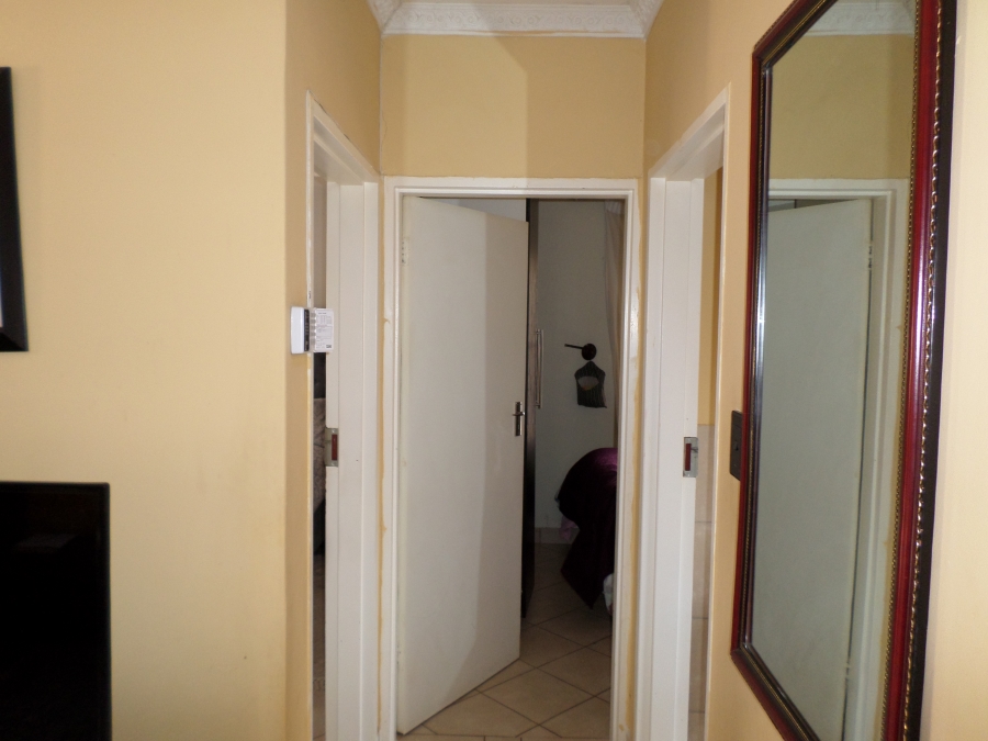 2 Bedroom Property for Sale in Kirkney Gauteng