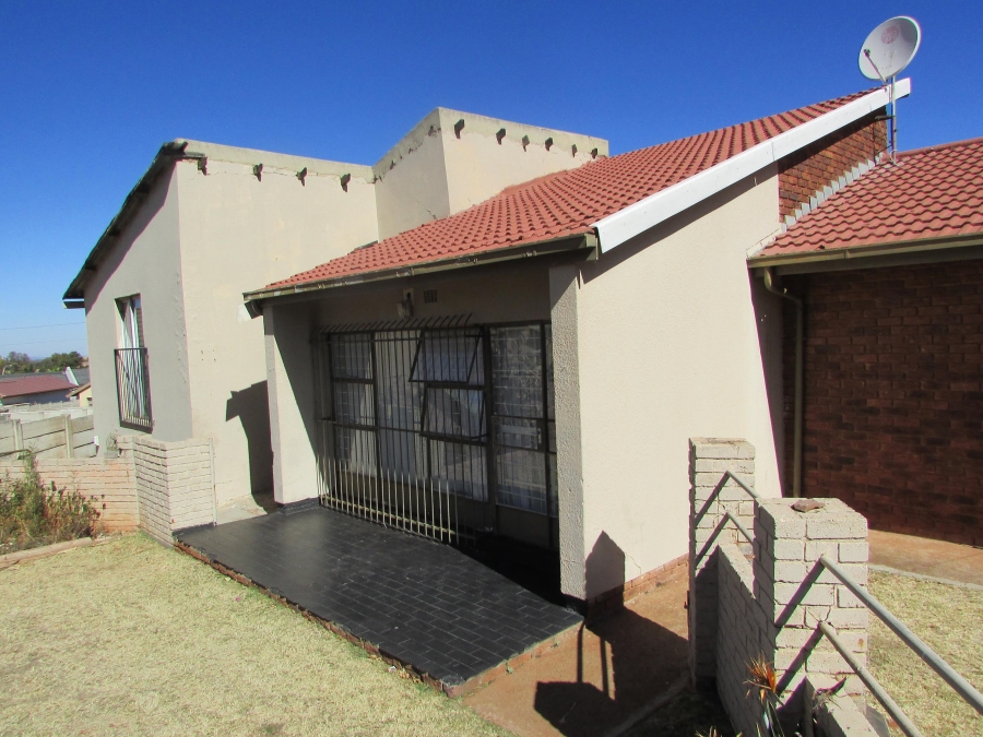 3 Bedroom Property for Sale in Hillshaven Gauteng