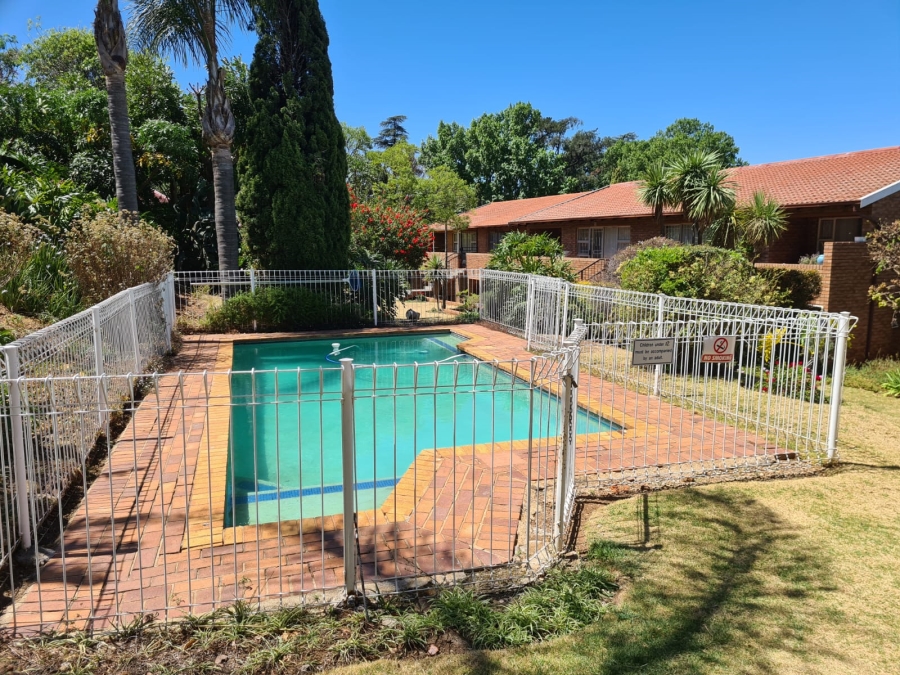 To Let 2 Bedroom Property for Rent in Northcliff Gauteng