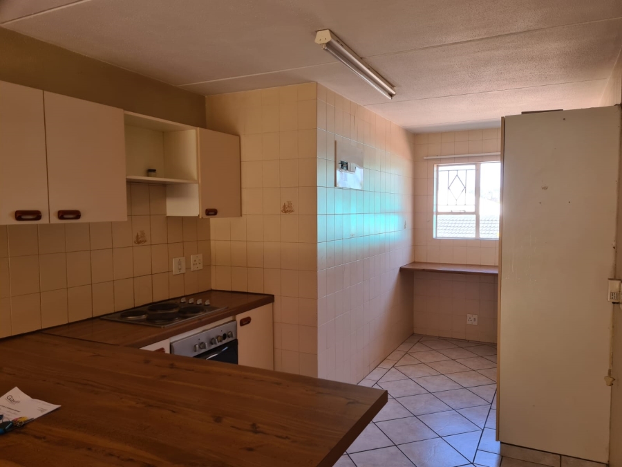 To Let 2 Bedroom Property for Rent in Northcliff Gauteng