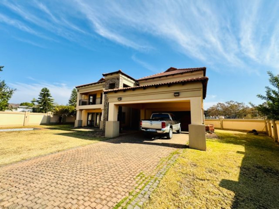 4 Bedroom Property for Sale in Zambezi Country Estate Gauteng