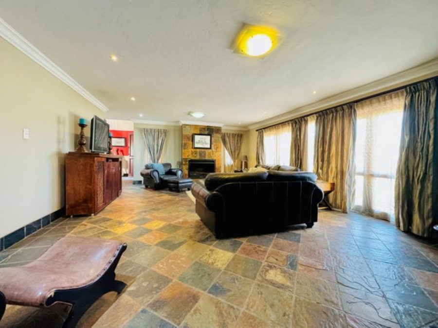 4 Bedroom Property for Sale in Zambezi Country Estate Gauteng