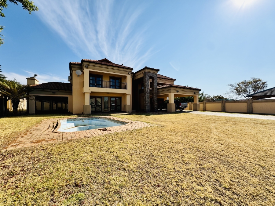 4 Bedroom Property for Sale in Zambezi Country Estate Gauteng