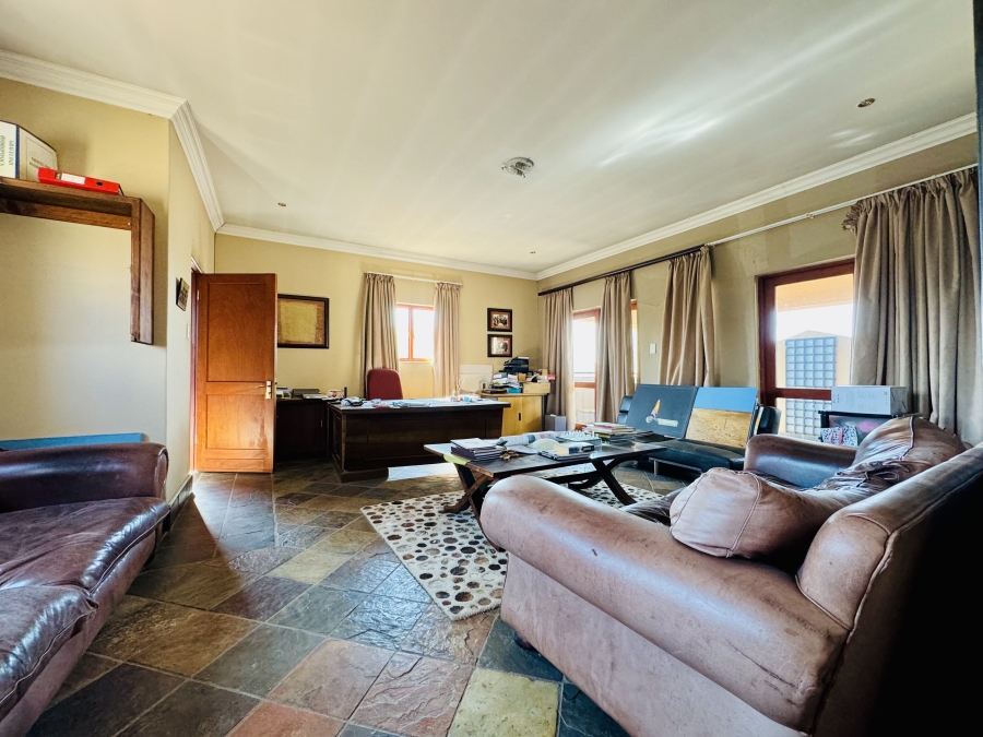 4 Bedroom Property for Sale in Zambezi Country Estate Gauteng