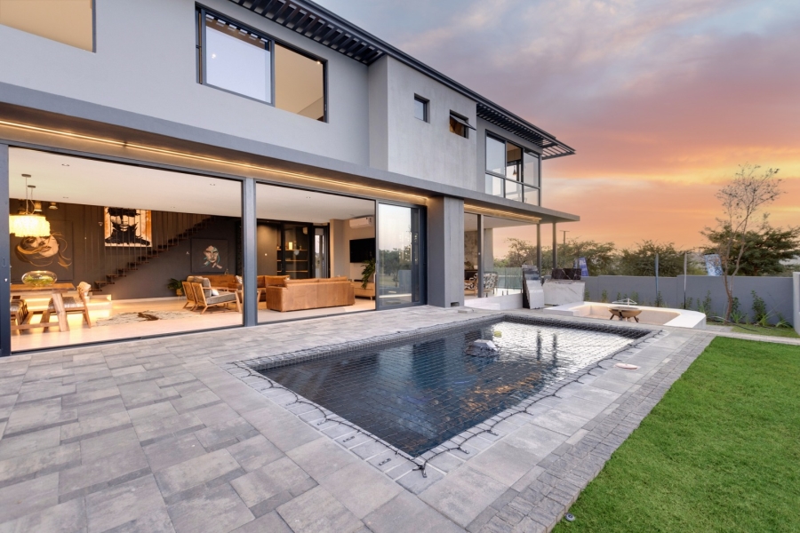 5 Bedroom Property for Sale in Helderfontein Estate Gauteng