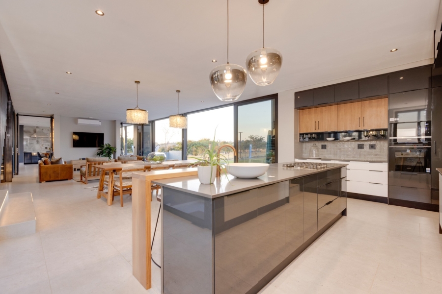 5 Bedroom Property for Sale in Helderfontein Estate Gauteng