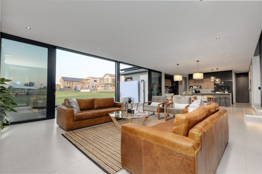 5 Bedroom Property for Sale in Helderfontein Estate Gauteng