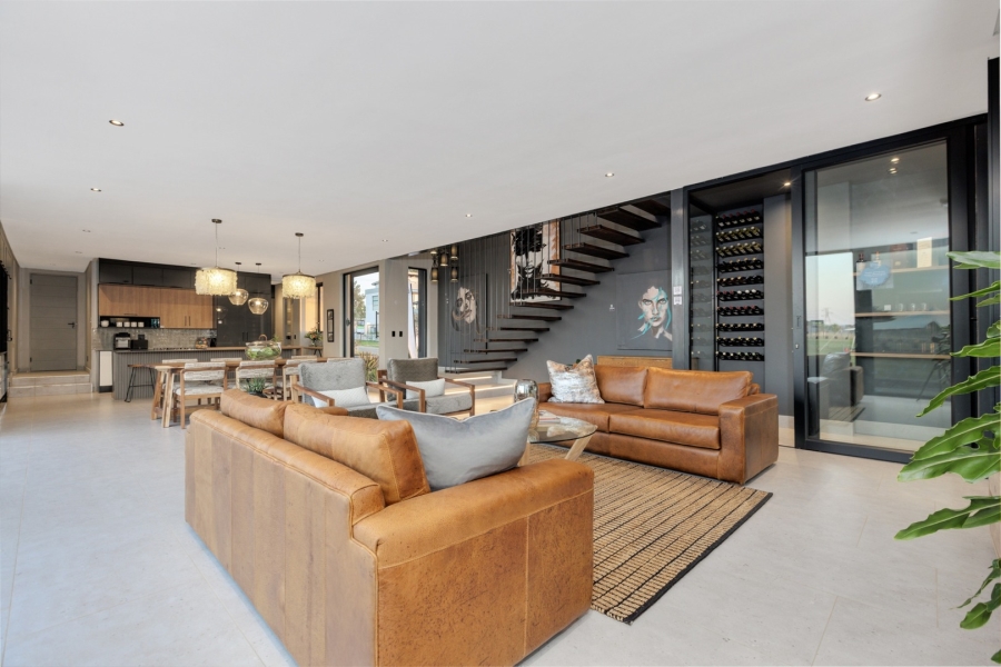 5 Bedroom Property for Sale in Helderfontein Estate Gauteng