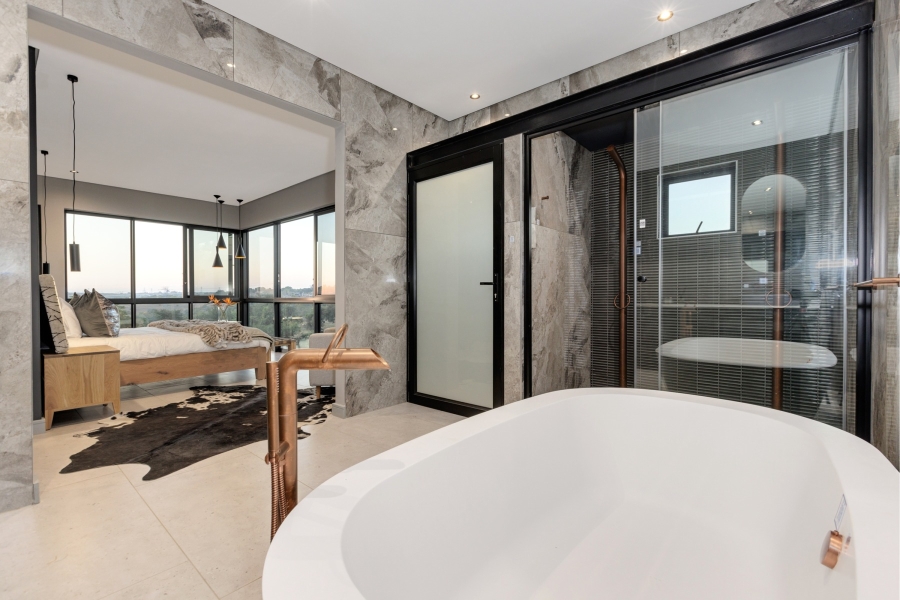 5 Bedroom Property for Sale in Helderfontein Estate Gauteng