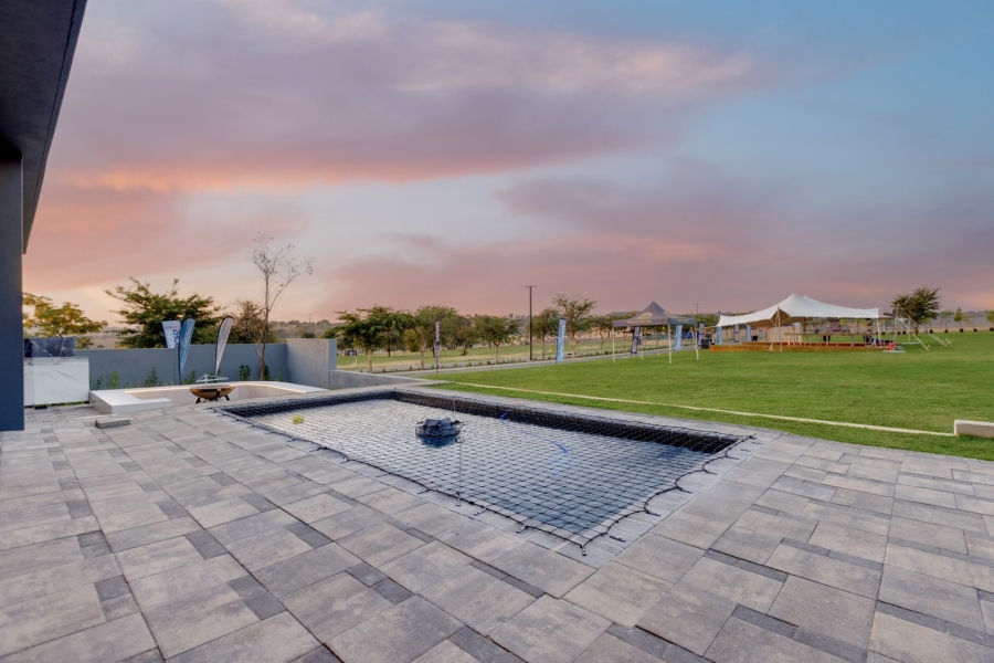 5 Bedroom Property for Sale in Helderfontein Estate Gauteng