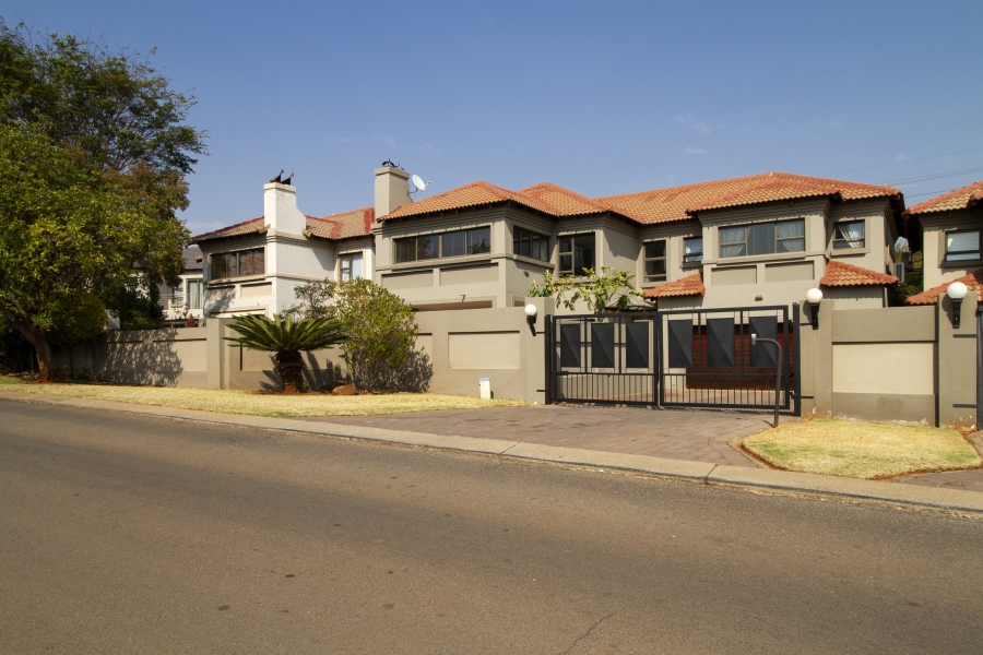 4 Bedroom Property for Sale in The Wilds Gauteng