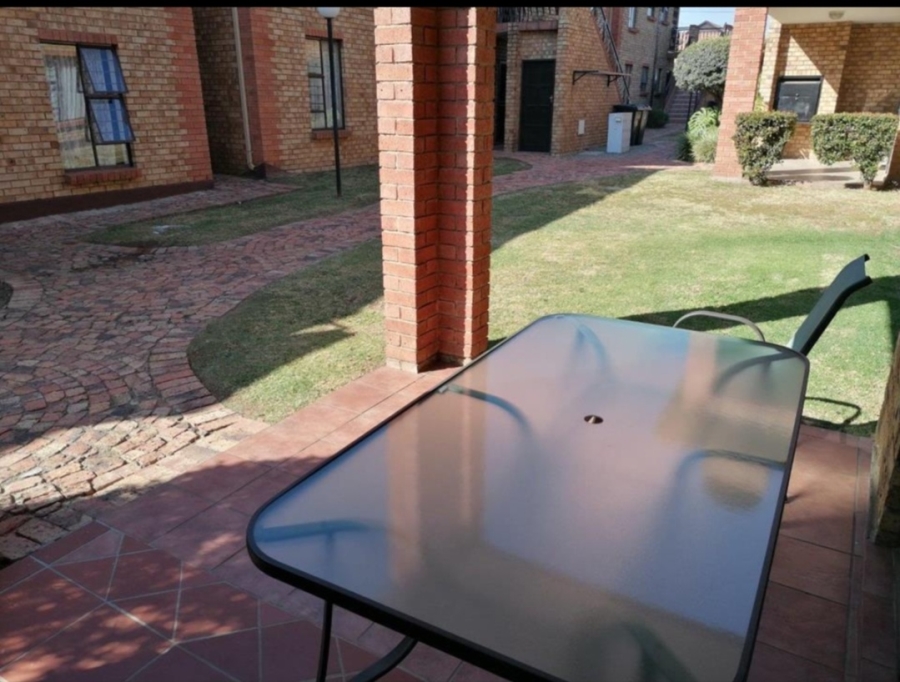 2 Bedroom Property for Sale in Sonneveld Gauteng