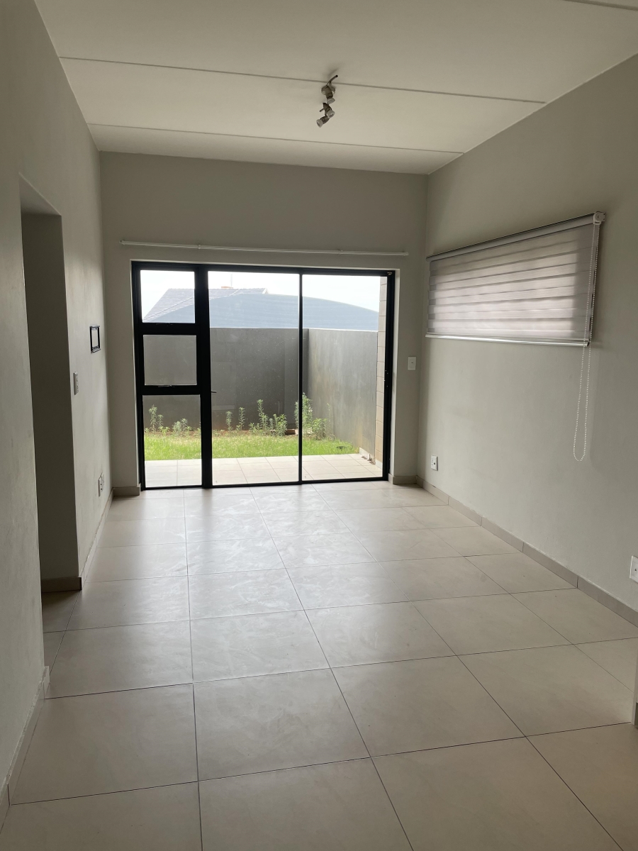 2 Bedroom Property for Sale in North Riding Gauteng