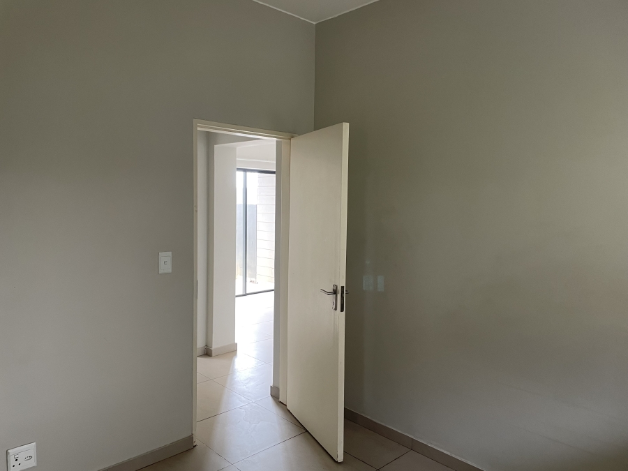 2 Bedroom Property for Sale in North Riding Gauteng