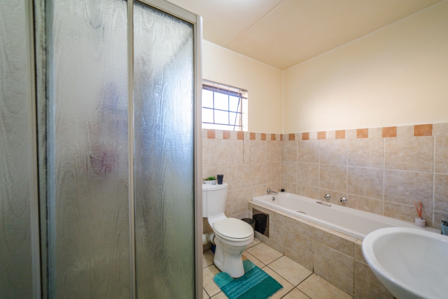 3 Bedroom Property for Sale in Erand Gardens Gauteng