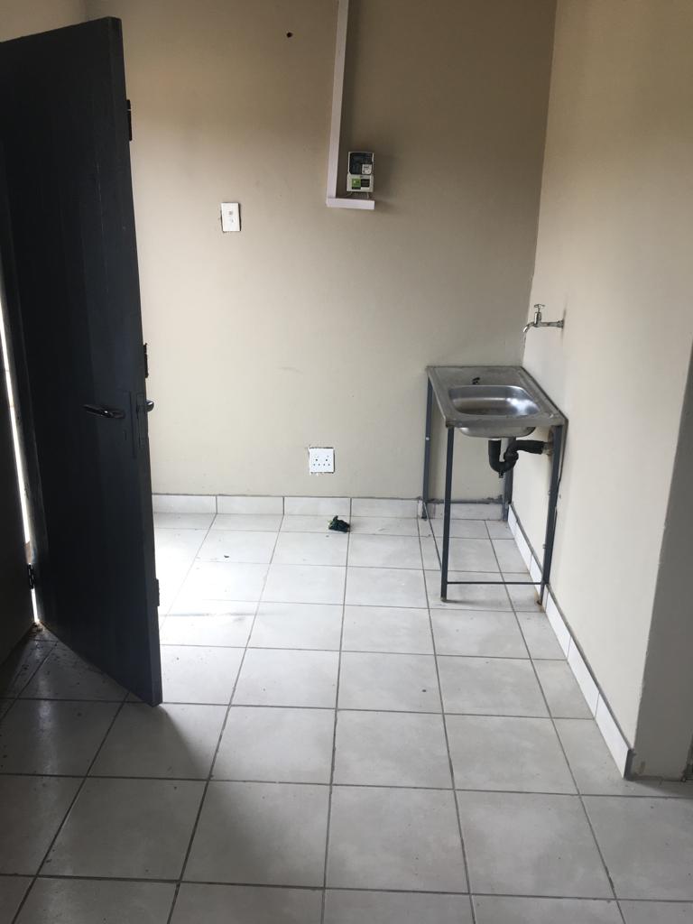 To Let 1 Bedroom Property for Rent in Austinview Gauteng