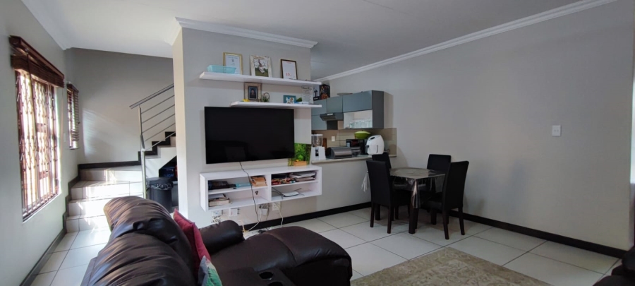 3 Bedroom Property for Sale in Rooihuiskraal North Gauteng