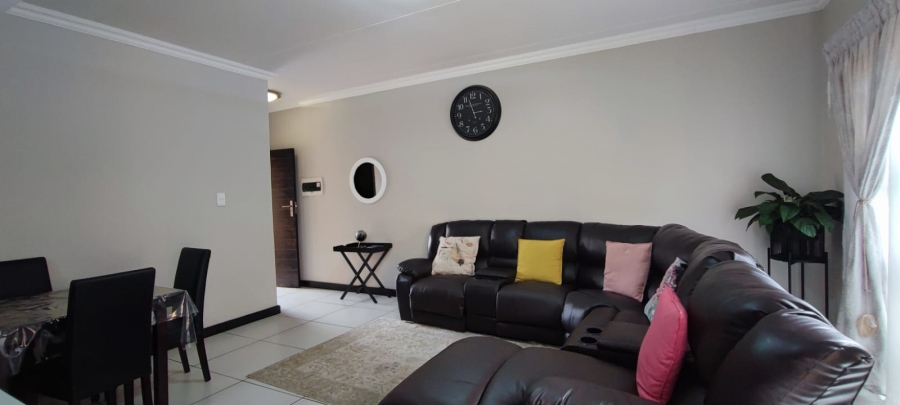 3 Bedroom Property for Sale in Rooihuiskraal North Gauteng