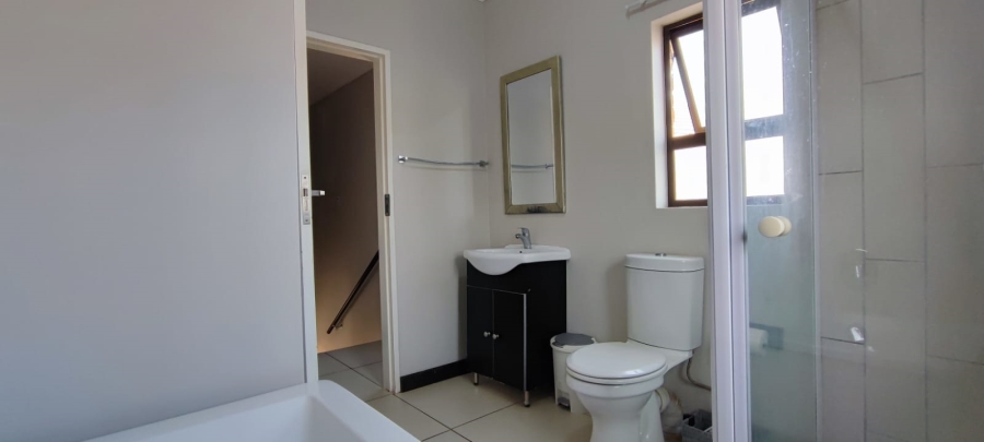 3 Bedroom Property for Sale in Rooihuiskraal North Gauteng