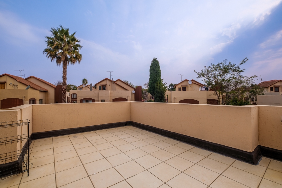 2 Bedroom Property for Sale in Bromhof Gauteng