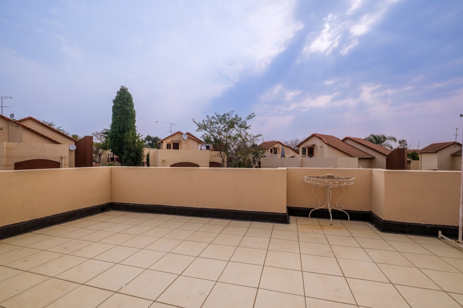 2 Bedroom Property for Sale in Bromhof Gauteng