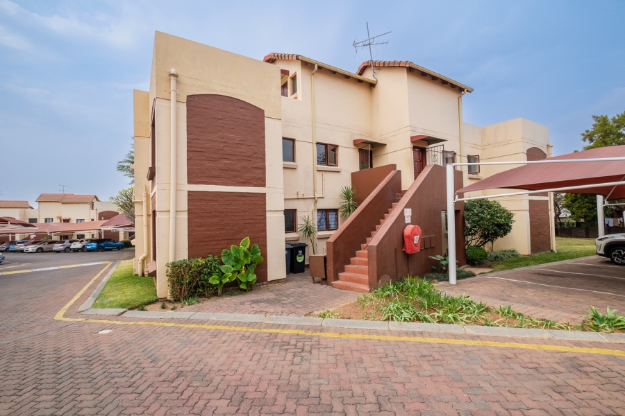 2 Bedroom Property for Sale in Bromhof Gauteng