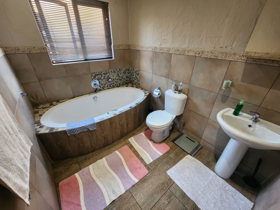 3 Bedroom Property for Sale in Hughes Gauteng