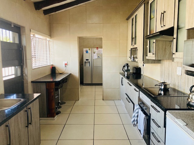 4 Bedroom Property for Sale in Dersley Gauteng