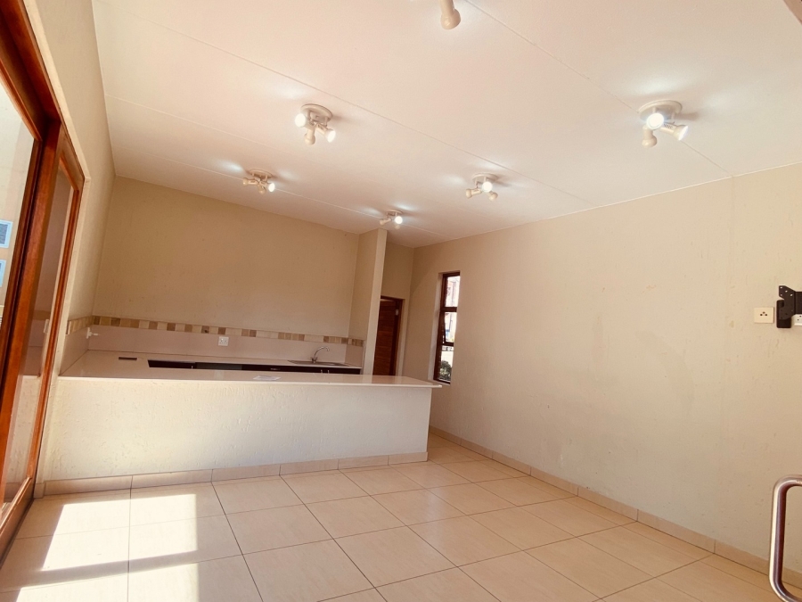 2 Bedroom Property for Sale in Douglasdale Gauteng