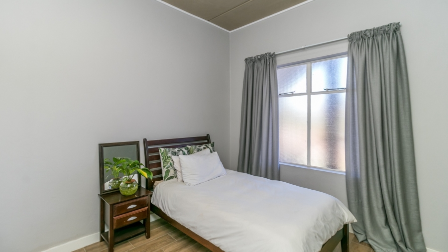 2 Bedroom Property for Sale in Linden Gauteng