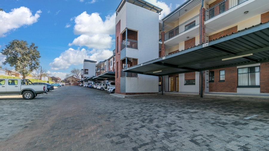 2 Bedroom Property for Sale in Linden Gauteng