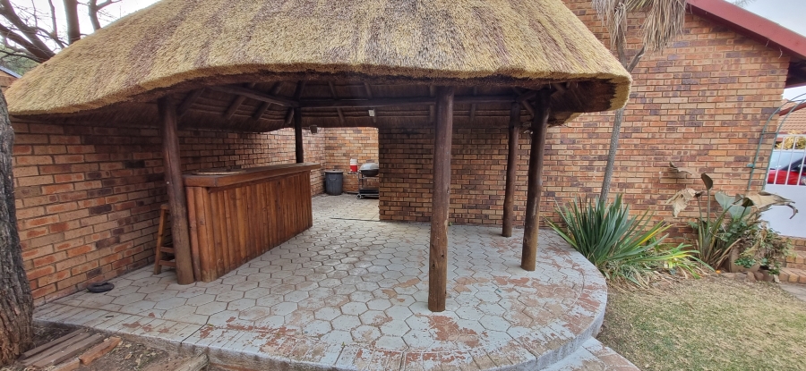 3 Bedroom Property for Sale in Highveld Gauteng