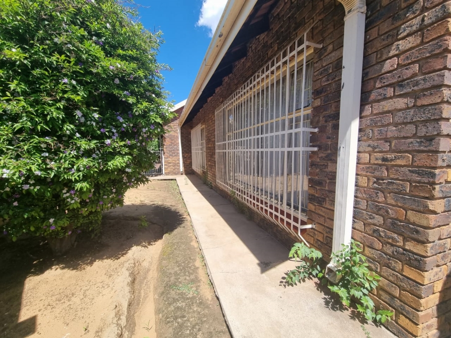 3 Bedroom Property for Sale in Bonanne Gauteng