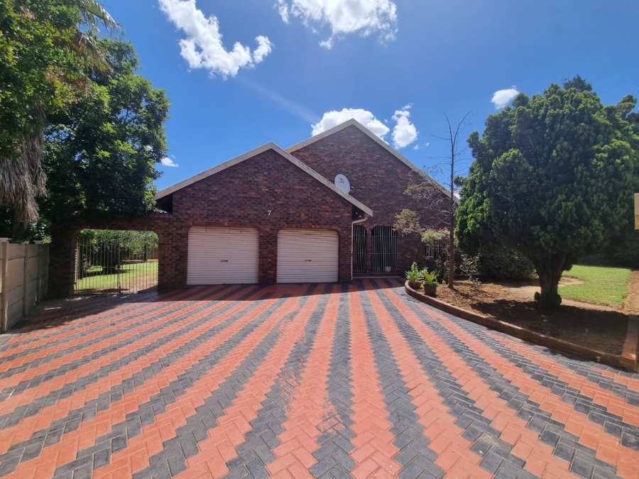 3 Bedroom Property for Sale in Bonanne Gauteng