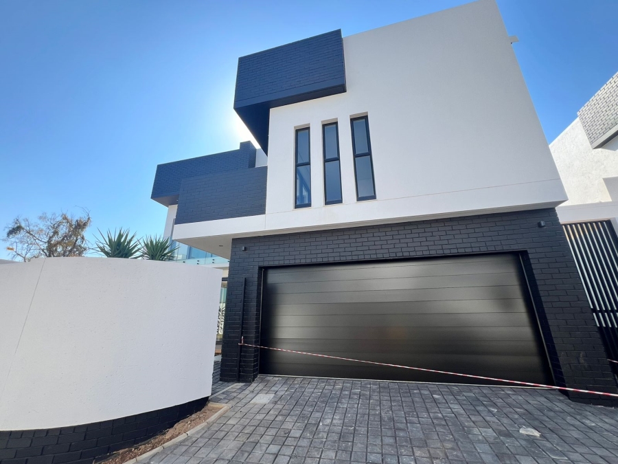 To Let 4 Bedroom Property for Rent in Morningside Gauteng