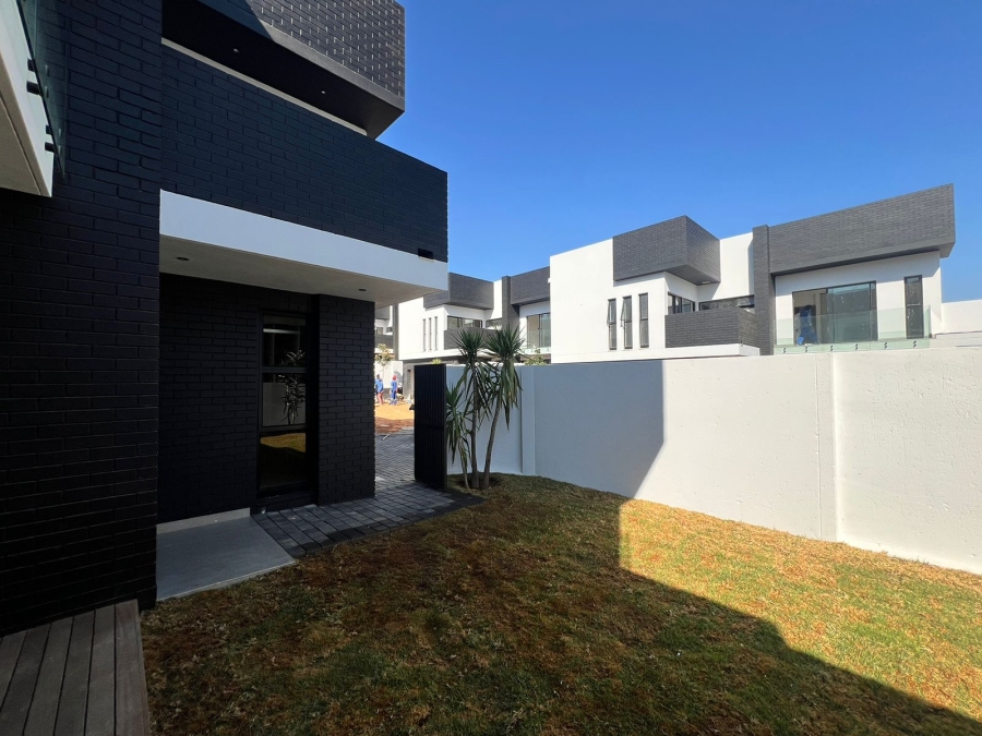 To Let 4 Bedroom Property for Rent in Morningside Gauteng