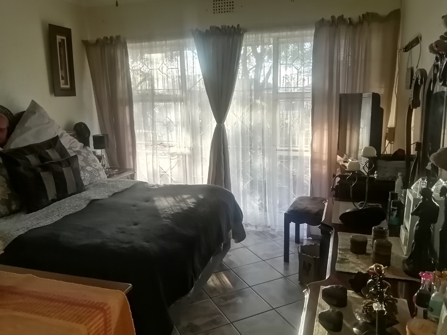 2 Bedroom Property for Sale in Carletonville Central Gauteng