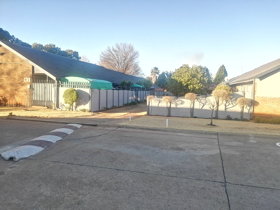 2 Bedroom Property for Sale in Carletonville Central Gauteng