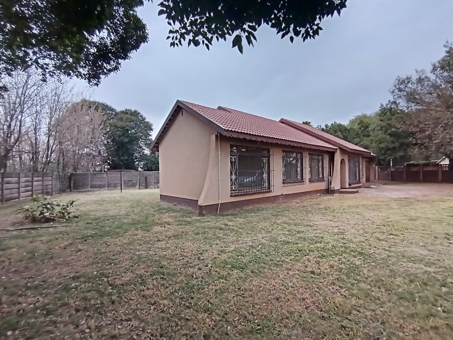 3 Bedroom Property for Sale in Krugersrus Gauteng