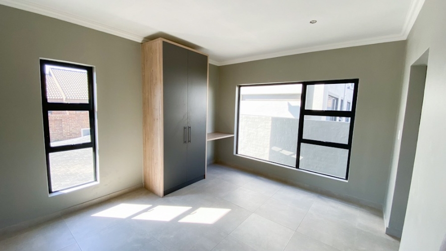 4 Bedroom Property for Sale in Roodepark Eco Estate Gauteng