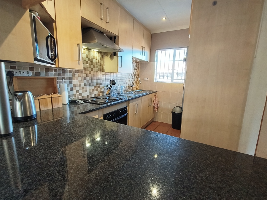 3 Bedroom Property for Sale in Die Hoewes Gauteng