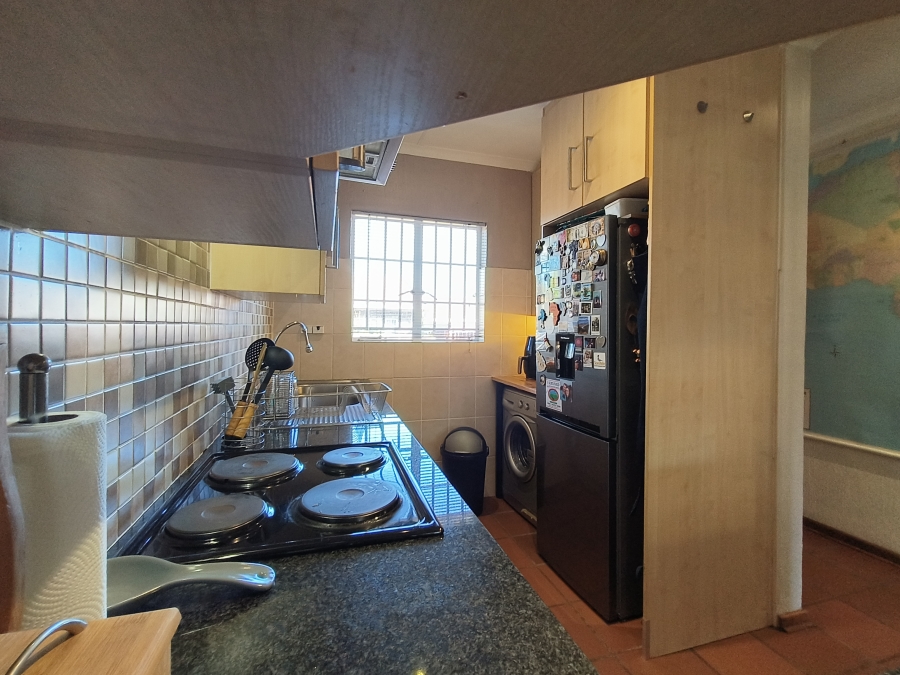 3 Bedroom Property for Sale in Die Hoewes Gauteng