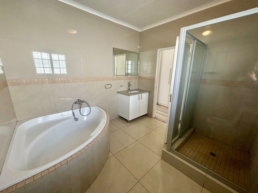 To Let 4 Bedroom Property for Rent in Kyalami Gauteng