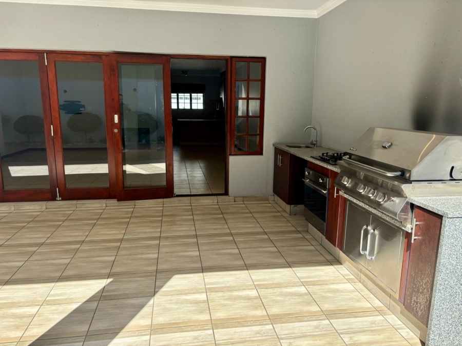 To Let 4 Bedroom Property for Rent in Kyalami Gauteng