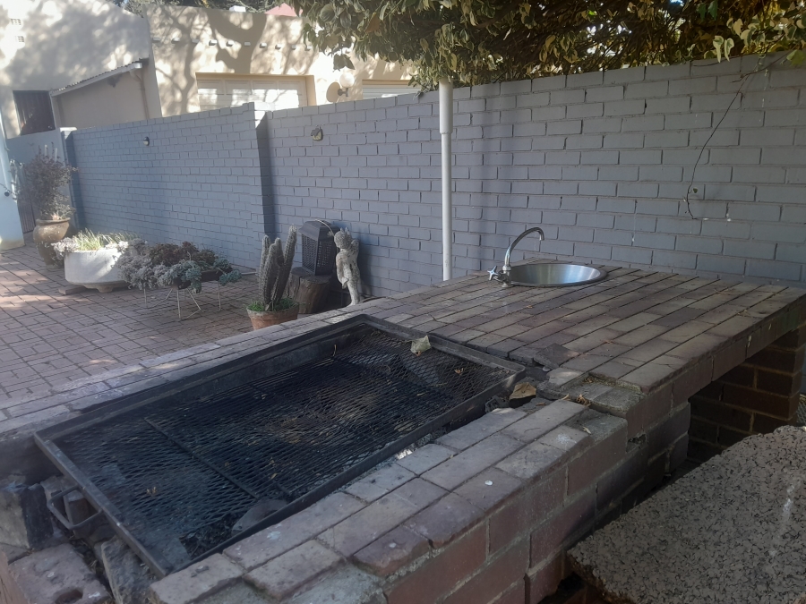 To Let 4 Bedroom Property for Rent in Observatory Gauteng